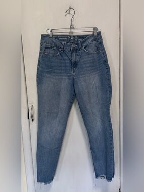 High-Rise Slim Fit Women’s Jeans in Light Blue